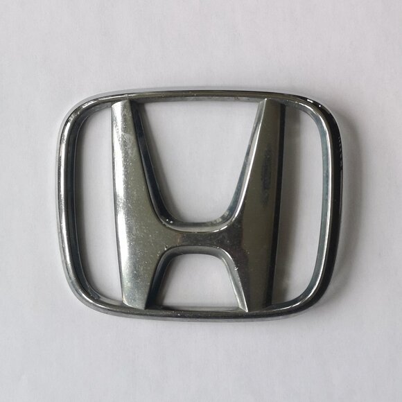 HONDA CIVIC Coupe 2 door 2002-2005 Front Grille Emblem Logo 75700 S6A 0030 - Picture 1 of 2